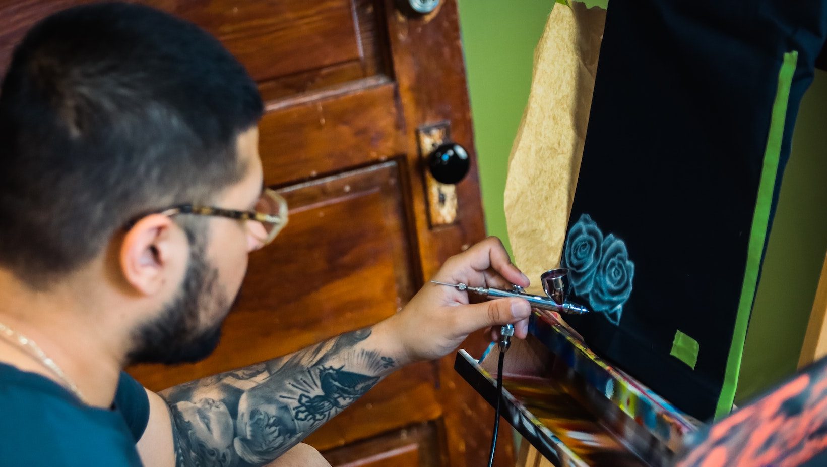pexels-provisionshots-10923513 How to use an airbrush
