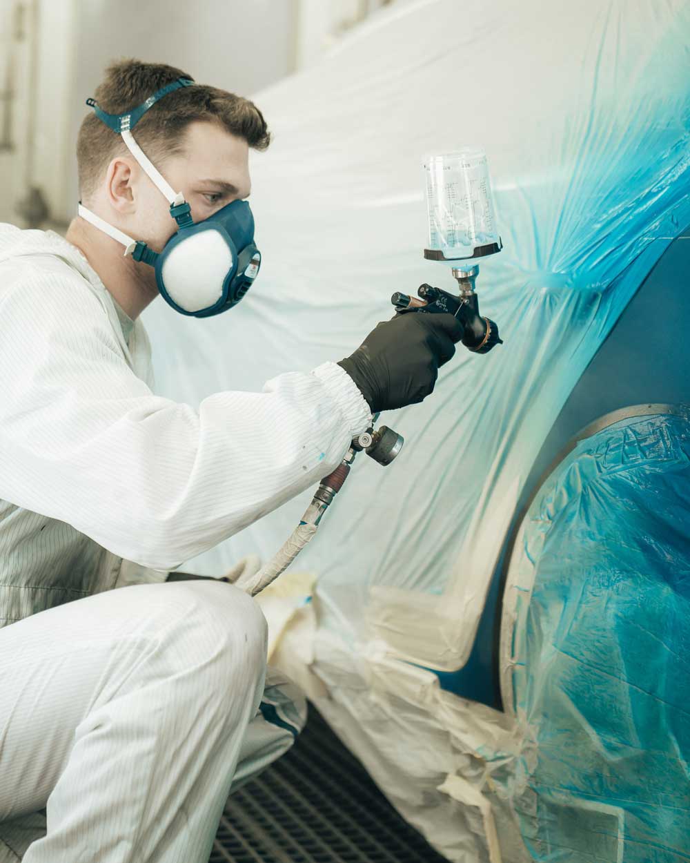 spray painting car
